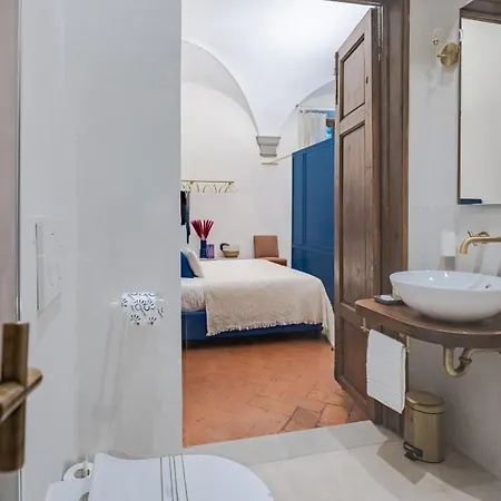 Vittoria Apartment